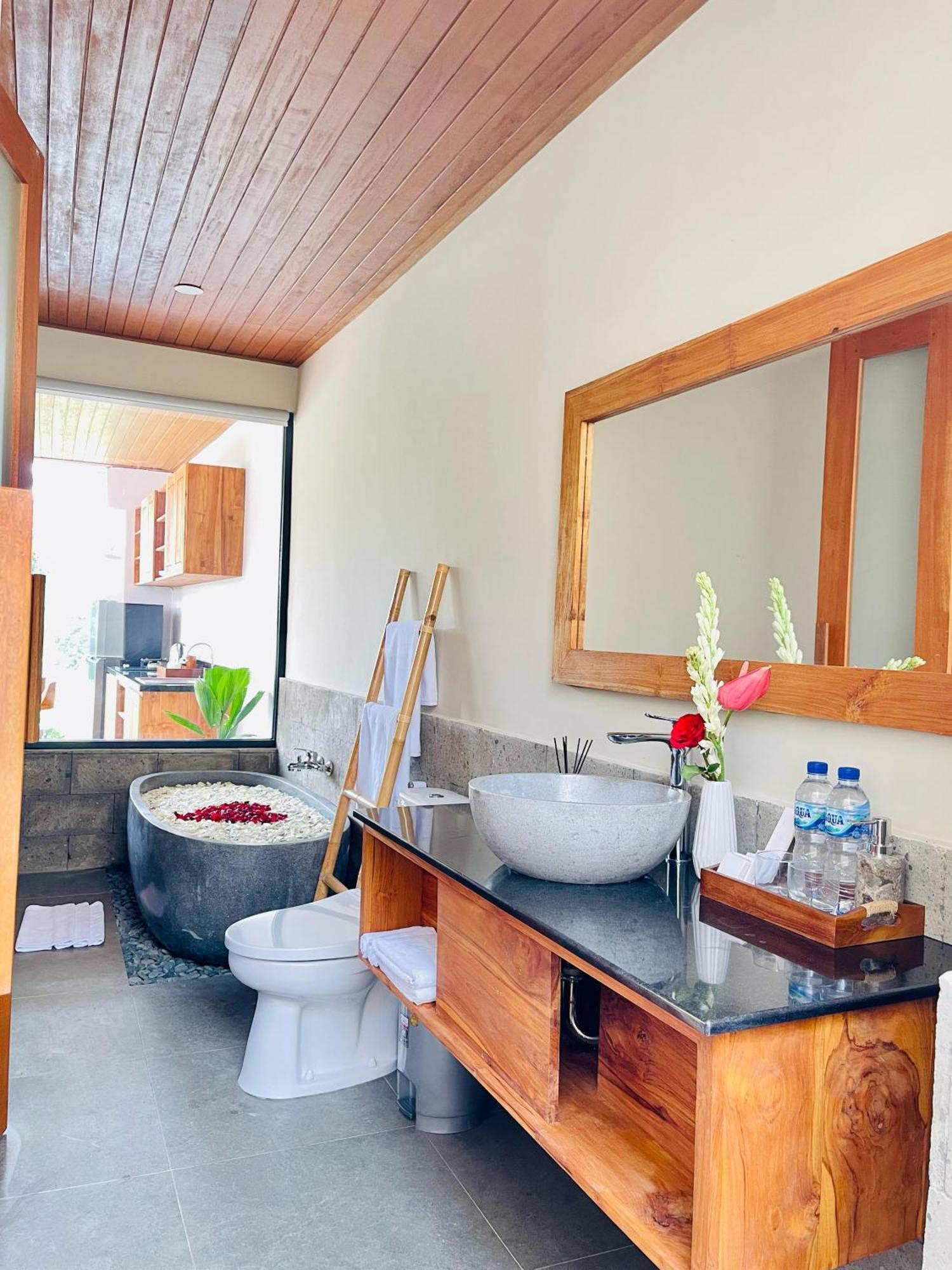 The Madawa Suites Ubud Exterior foto